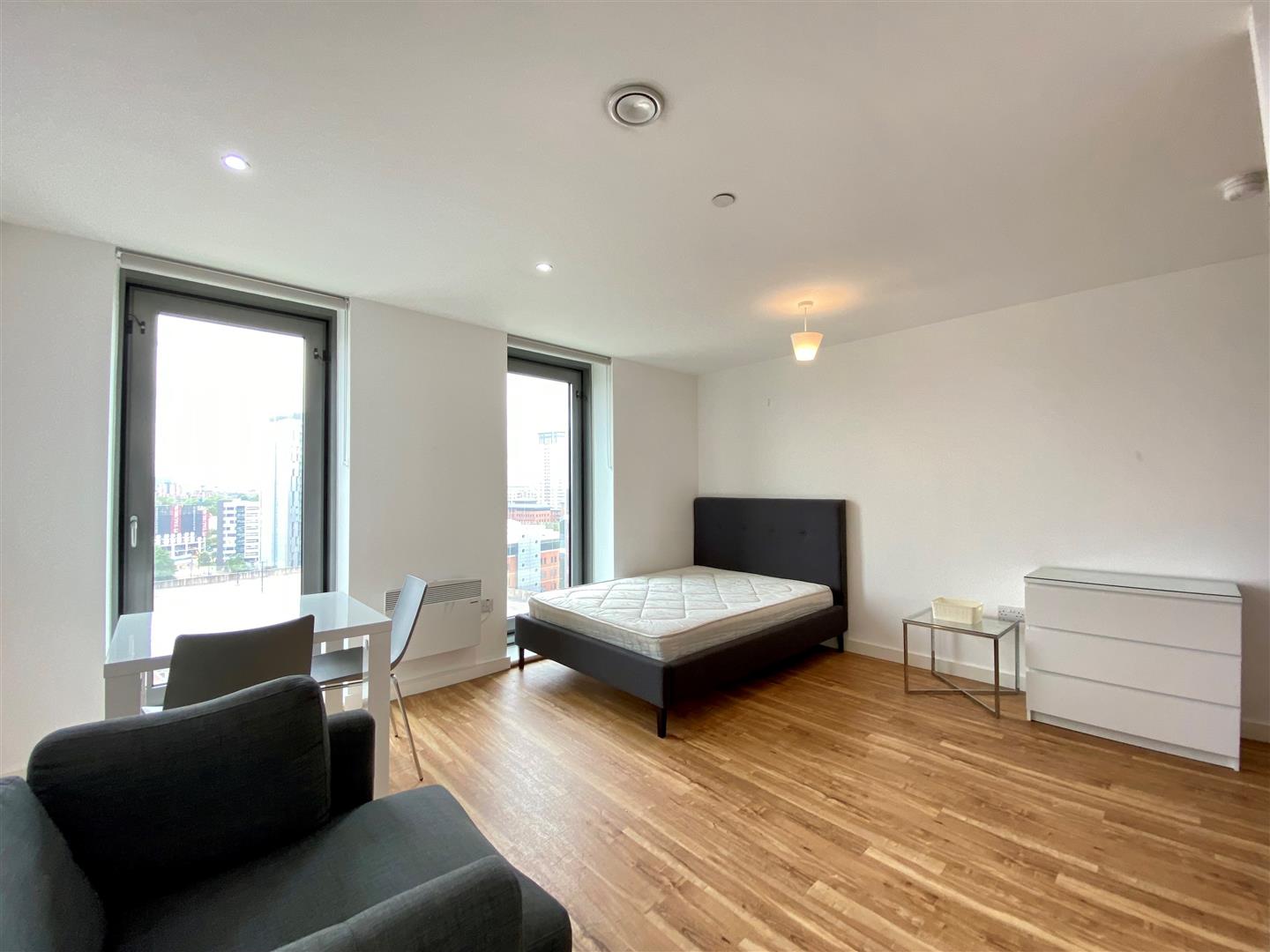 Studio Apartment - Studio To Rent image 5